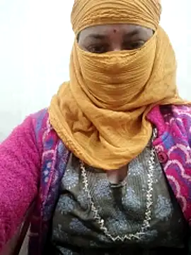 Snapshot of Desi_Heat_Couple chatting on 19, 2, 2026 Desi Heat Couple online show from 19, 2, 2026