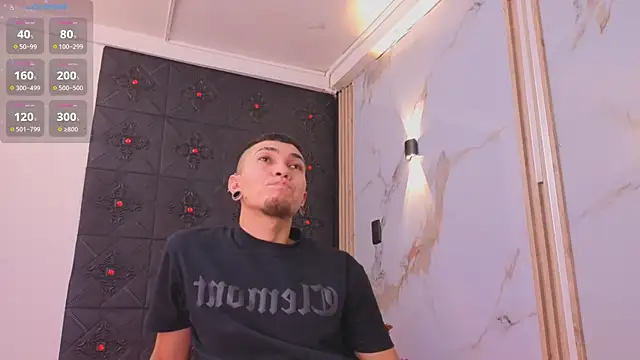 Logan and Reachel online show from 1, 4, 2026