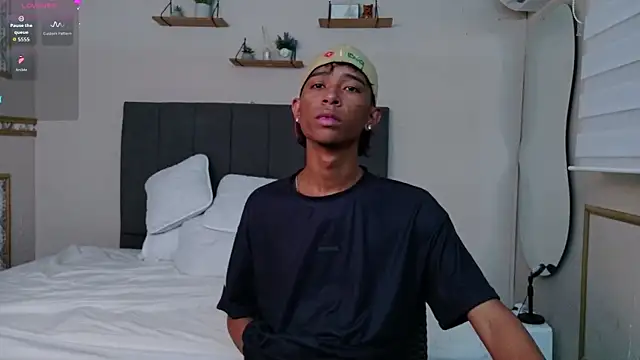 Snapshot of Little_Twink19x chatting on 27, 2, 2026 Little Twink19x online show from 27, 2, 2026