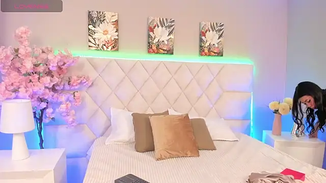 Bianca Monroe  online show from 1, 4, 2026