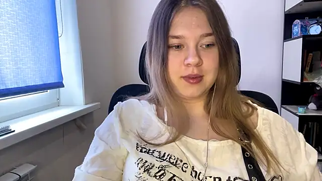 TomikoPfau online show from 25, 3, 2026