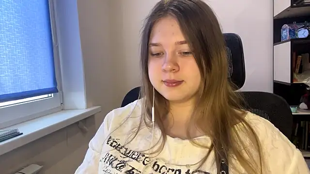 TomikoPfau online show from 26, 3, 2026