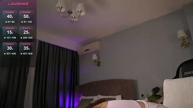 Playful Issa online show from 3, 6, 2026