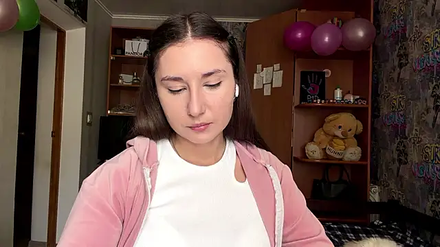 Snapshot of poly_princess chatting on 24, 2, 2026 poly princess online show from 24, 2, 2026