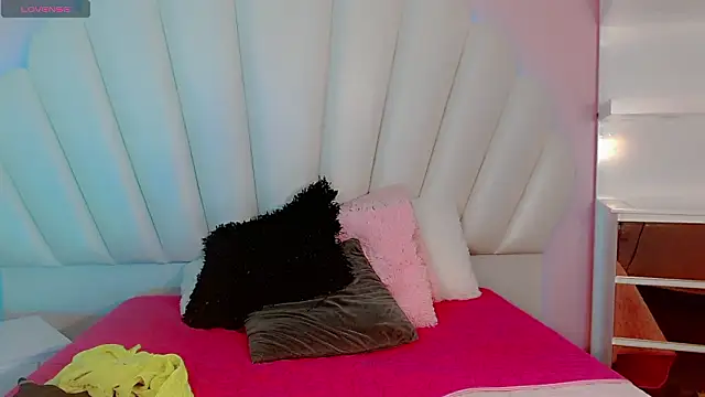 Daniiela Ember online show from 9, 3, 2026