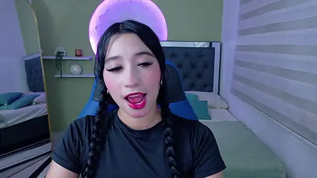 Snapshot of ivvoncute chatting on 6, 6, 2026 ivvoncute online show from 6, 6, 2026