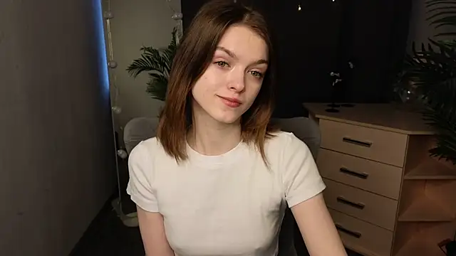 Snapshot of _Molly_Coy_ chatting on 1, 3, 2026 Molly Coy online show from 1, 3, 2026