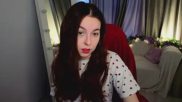 BellaThery online show from 10, 4, 2026