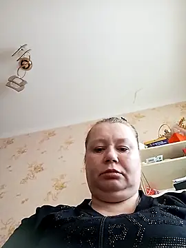 KiraStanton online show from 8, 4, 2026