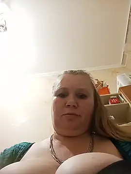 Snapshot of KiraStanton chatting on 8, 6, 2026 KiraStanton online show from 8, 6, 2026
