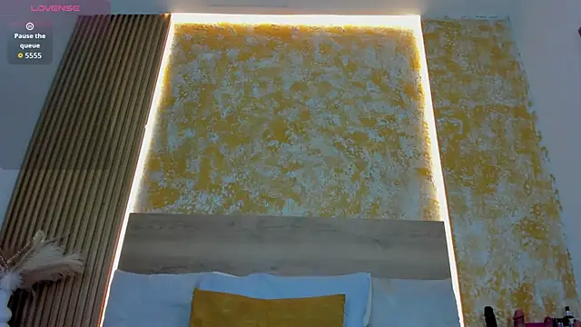 julietta pink online show from 31, 3, 2026