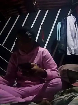 Snapshot of zeus23cm1 chatting on 24, 2, 2026 zeus23cm1 online show from 24, 2, 2026