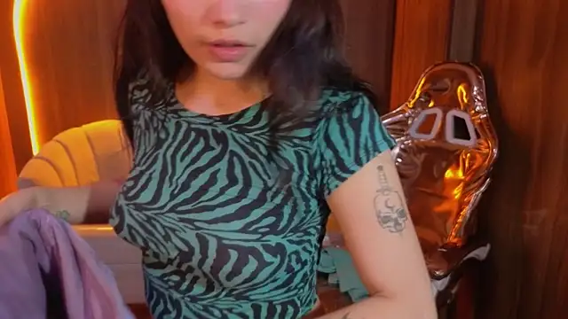 Daphne nicole b online show from 27, 5, 2026
