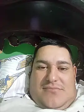 Snapshot of BIGLATINOANDMILKMAN chatting on 20, 2, 2026 BIGLATINOANDMILKMAN online show from 20, 2, 2026