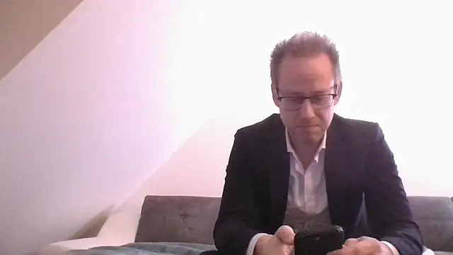 Lost in lace online show from 3, 3, 2026