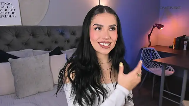 Snapshot of AlmaBlaze chatting on 23, 7, 2026 AlmaBlaze online show from 23, 7, 2026