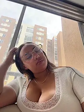 Eyssha online show from 5, 3, 2026