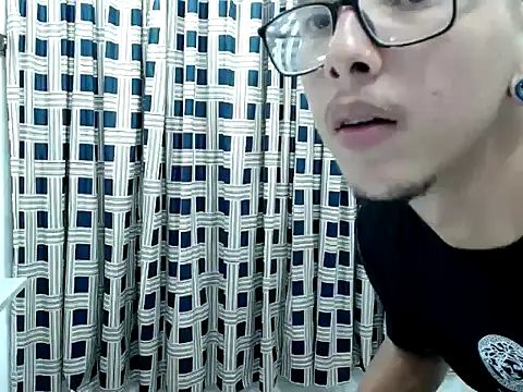 Snapshot of axel_vice chatting on 21, 2, 2026 axel vice online show from 21, 2, 2026