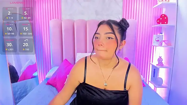 ArianaRougee online show from 19, 6, 2026