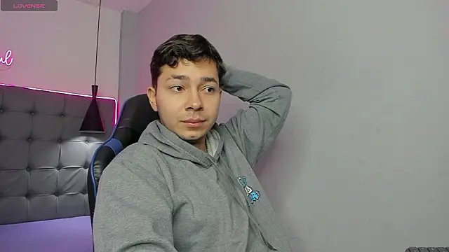 Snapshot of Julian_Smith21 chatting on 27, 2, 2026 Julian Smith21 online show from 27, 2, 2026