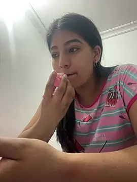 Sexy mia outdoors online show from 24, 4, 2026