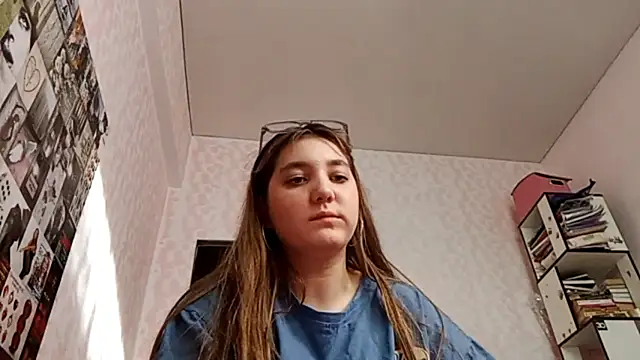 Snapshot of JanineThielman chatting on 19, 6, 2026 JanineThielman online show from 19, 6, 2026