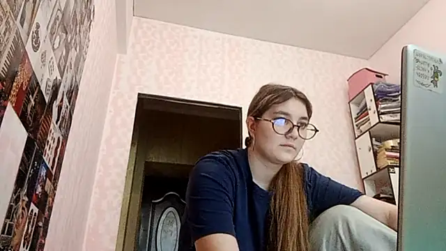 Snapshot of JanineThielman chatting on 3, 7, 2026 JanineThielman online show from 3, 7, 2026