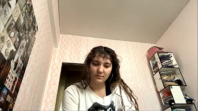 Snapshot of JanineThielman chatting on 17, 7, 2026 JanineThielman online show from 17, 7, 2026