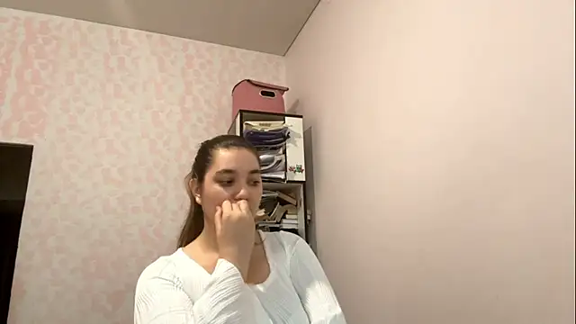Snapshot of JanineThielman chatting on 19, 7, 2026 JanineThielman online show from 19, 7, 2026