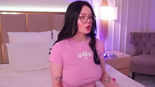 CindyMil online show from 22, 4, 2026