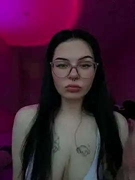 Snapshot of CindyMil chatting on 12, 6, 2026 CindyMil online show from 12, 6, 2026