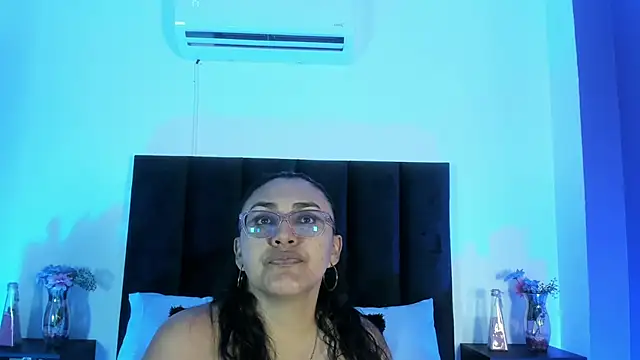 scarlet  ray  online show from 10, 4, 2026