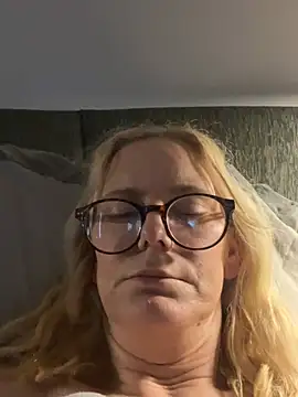 Amelie BlondeXX online show from 4, 3, 2026