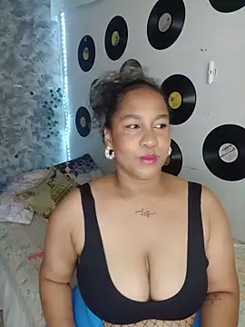 Snapshot of medusafox_ chatting on 17, 5, 2026 medusafox online show from 17, 5, 2026