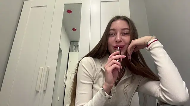 Snapshot of selena_favn chatting on 2, 3, 2026 selena favn online show from 2, 3, 2026