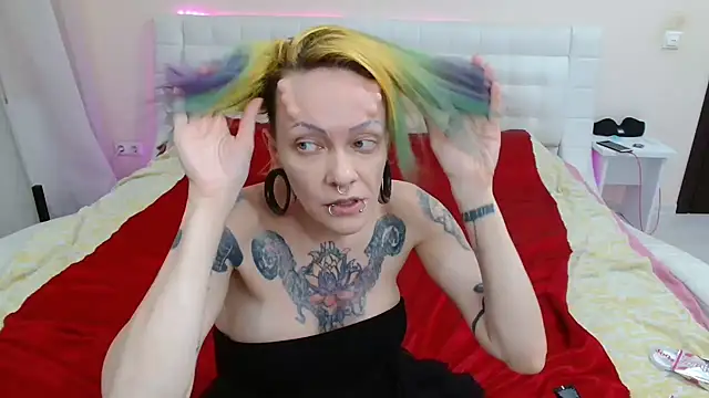 Snapshot of Tasty_Zombie chatting on 13, 5, 2026 Tasty Zombie online show from 13, 5, 2026