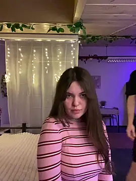 Snapshot of meowmiu chatting on 27, 2, 2026 meowmiu online show from 27, 2, 2026