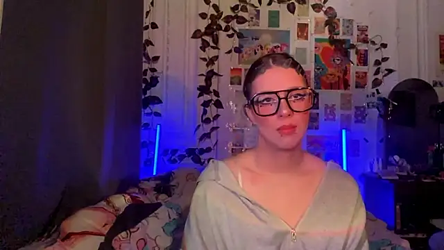 Snapshot of moonvampiq chatting on 27, 2, 2026 moonvampiq online show from 27, 2, 2026