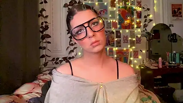 moonvampiq online show from 5, 3, 2026