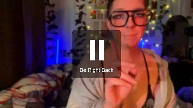 moonvampiq online show from 7, 3, 2026