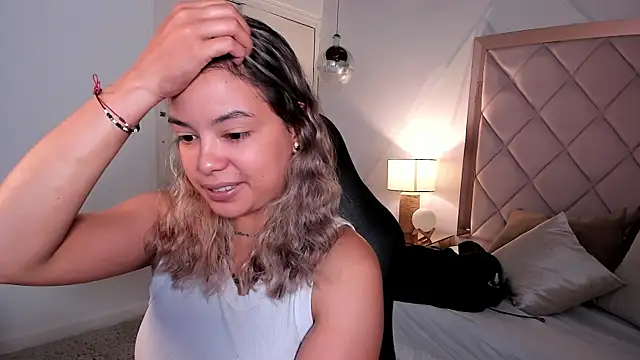 Snapshot of dulce_lyraa1 chatting on 7, 7, 2026 dulce lyraa1 online show from 7, 7, 2026