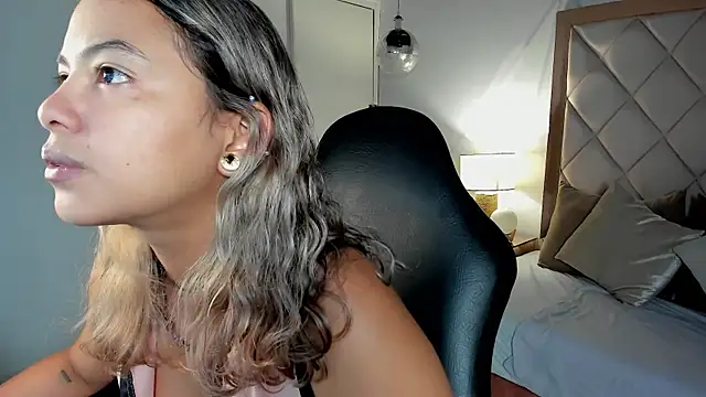 Snapshot of dulce_lyraa1 chatting on 11, 7, 2026 dulce lyraa1 online show from 11, 7, 2026