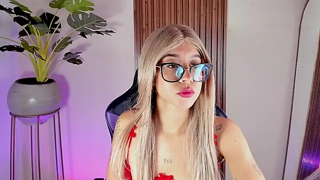 Lady  scarlett online show from 8, 4, 2026