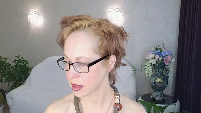 LioraWeiss online show from 8, 3, 2026