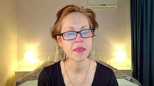 LioraWeiss online show from 13, 3, 2026