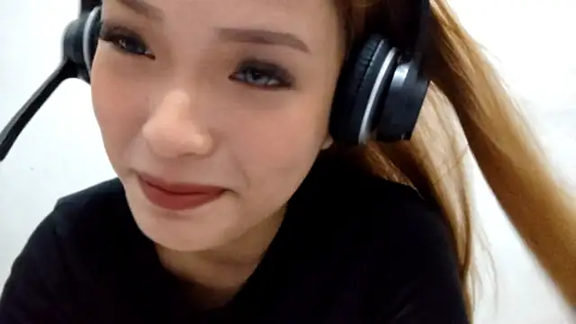 EllieCoconut001 online show from 15, 4, 2026