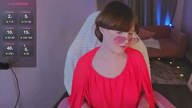  DreamLuna1  online show from 5, 4, 2026