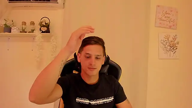 sexy andres01 online show from 5, 5, 2026