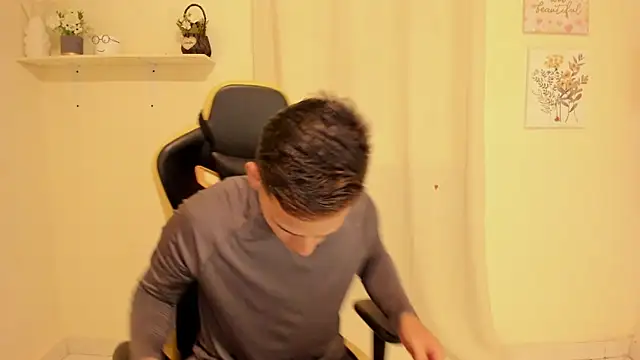 sexy andres01 online show from 4, 6, 2026