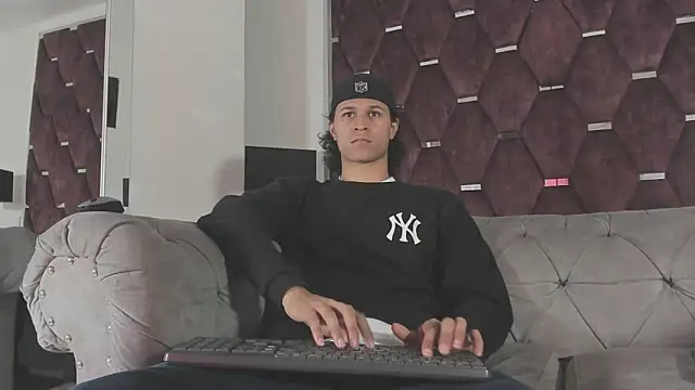 Snapshot of TonyBenedetti chatting on 26, 5, 2026 TonyBenedetti online show from 26, 5, 2026